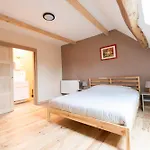 De Chez Jean Sur Deux étages * Bourseigne-Vieille