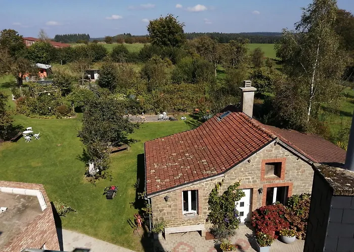 De Chez Jean Sur Deux Etages Holiday home Bourseigne-Vieille