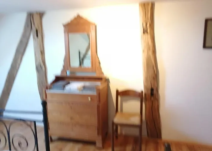 De Chez Jean Sur Deux Etages * Bourseigne-Vieille