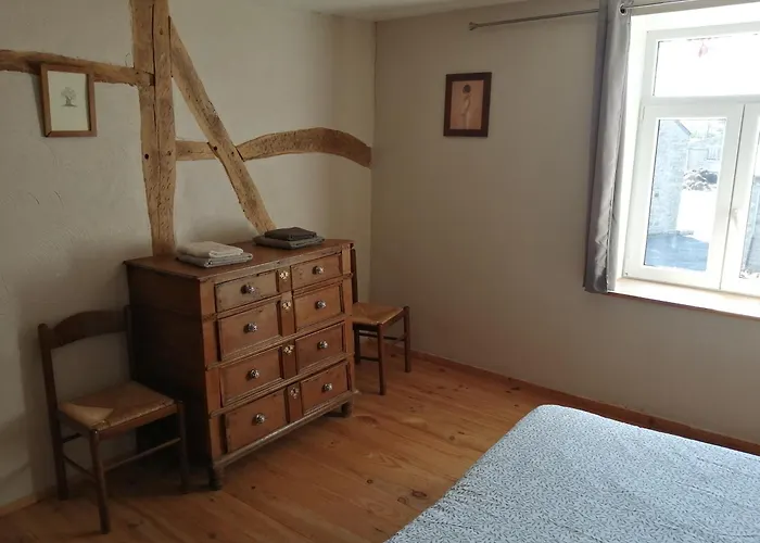 De Chez Jean Sur Deux Etages Bourseigne-Vieille