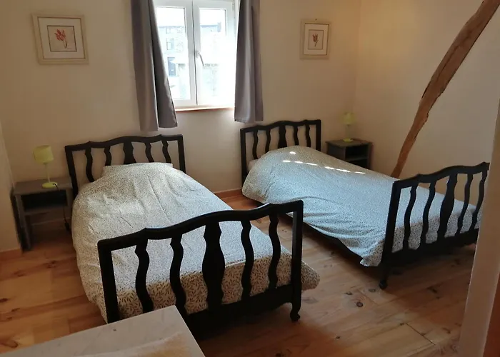 Holiday home De Chez Jean Sur Deux Etages Bourseigne-Vieille