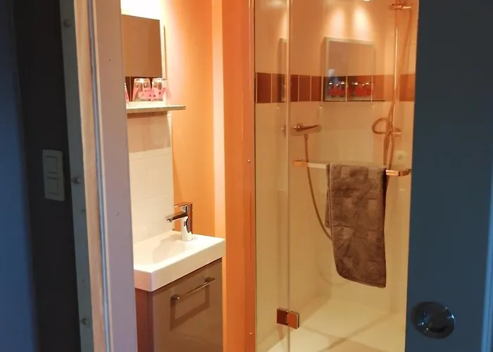 De Chez Jean Sur Deux Etages Bourseigne-Vieille